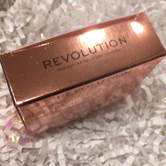 🎉5/25 MAKEUP REVOLUTION Flawless foils - Picture 7 of 7